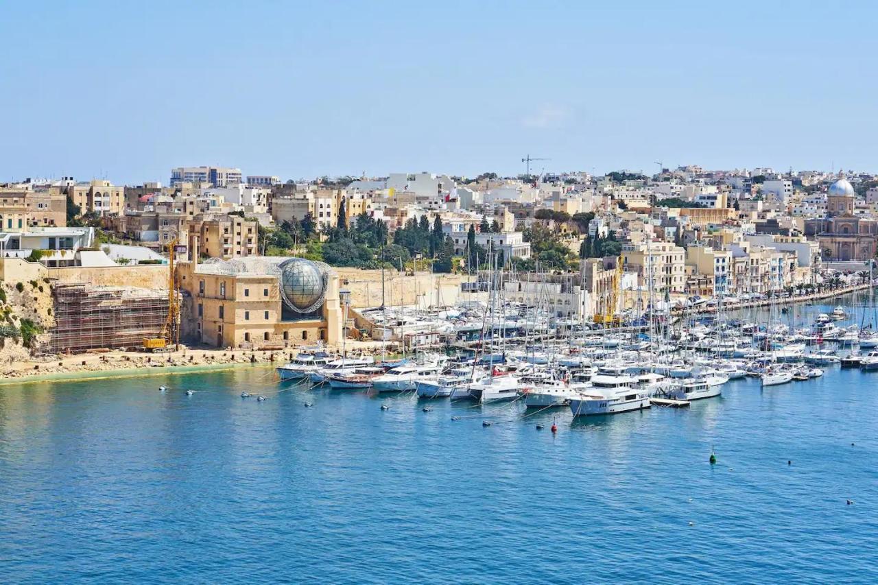 Modern Apt Kalkara Seafront! Экстерьер фото