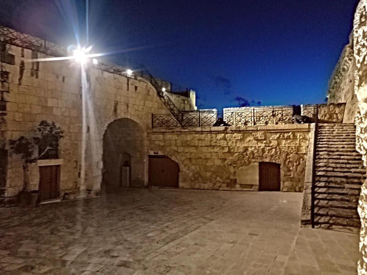 Modern Apt Kalkara Seafront! Экстерьер фото