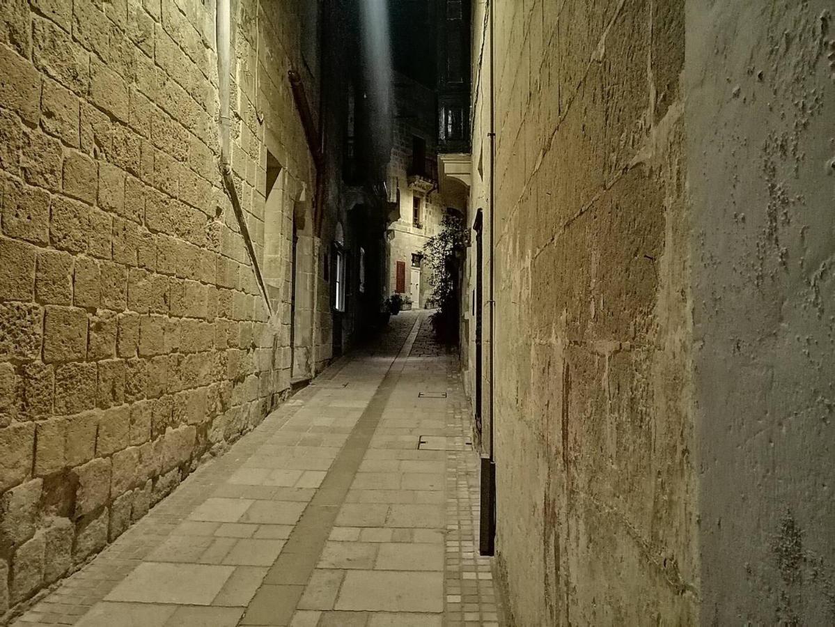 Modern Apt Kalkara Seafront! Экстерьер фото