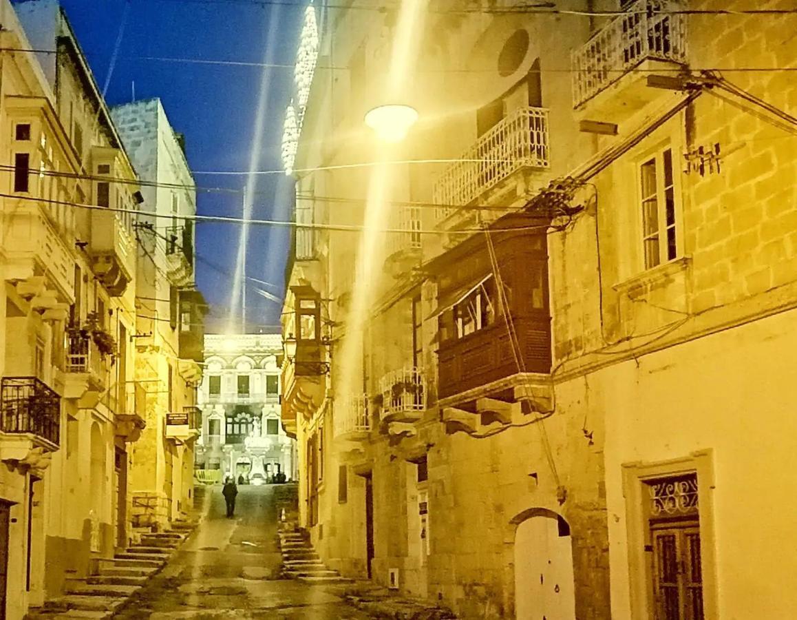 Modern Apt Kalkara Seafront! Экстерьер фото