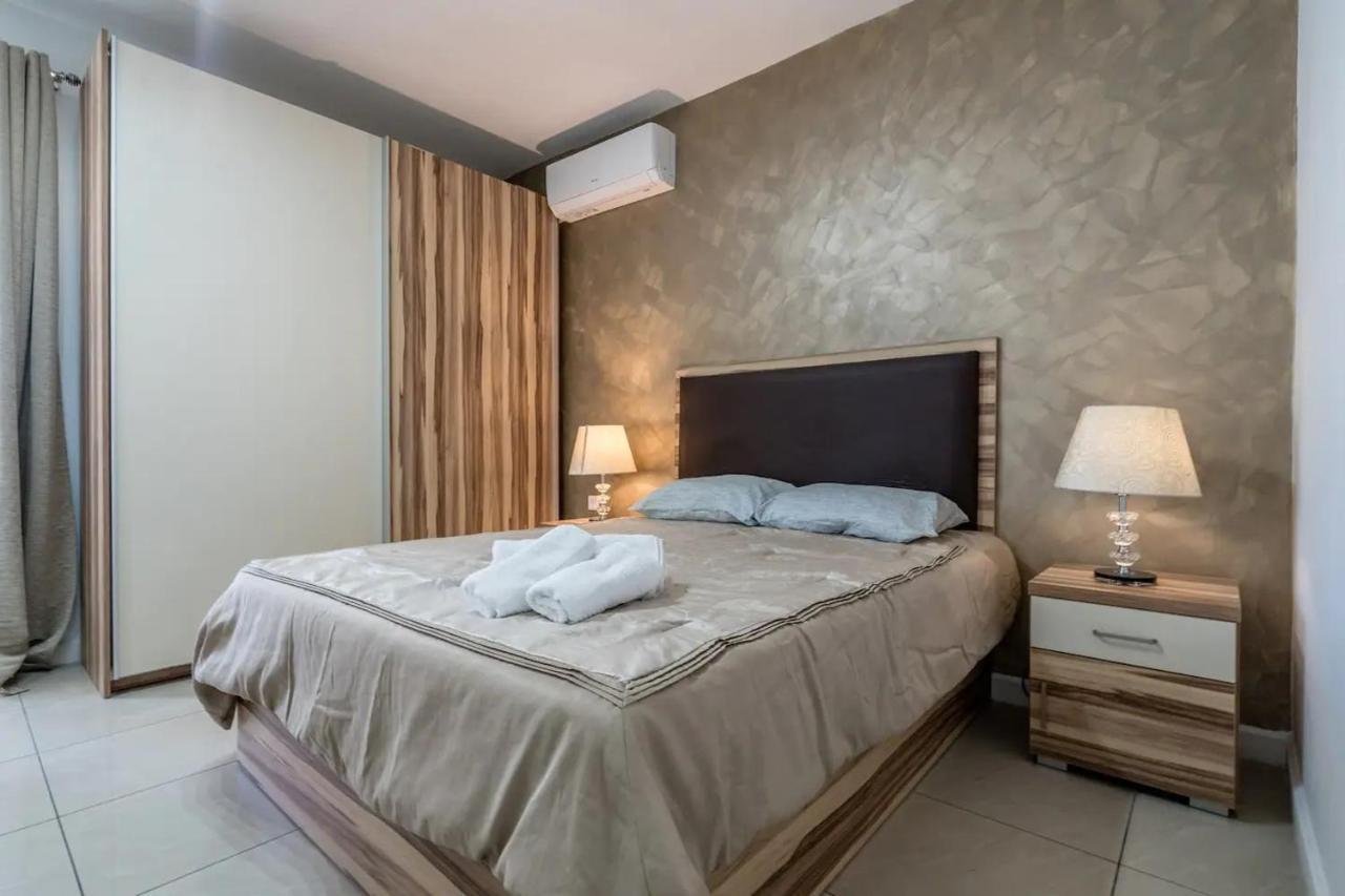 Modern Apt Kalkara Seafront! Экстерьер фото
