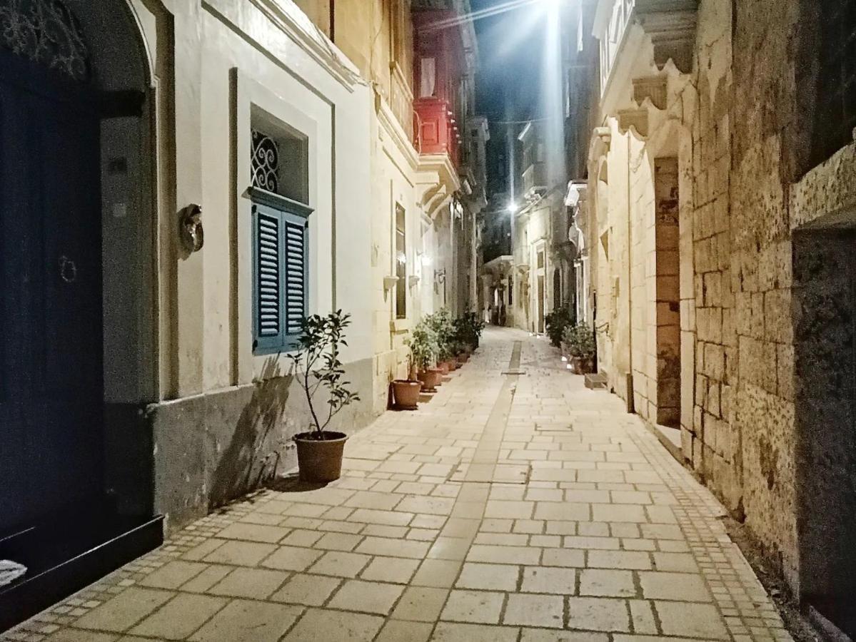 Modern Apt Kalkara Seafront! Экстерьер фото